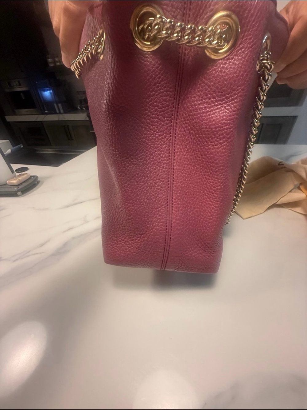Gucci Leather Shoulder Bag in Berry Pink with Tassel - Picture 8 of 8